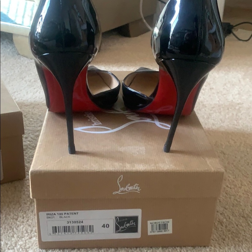 Christian Louboutin. Size 40
